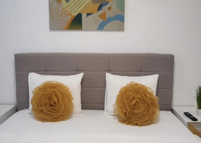 Hils Pallady Apartament Lyly